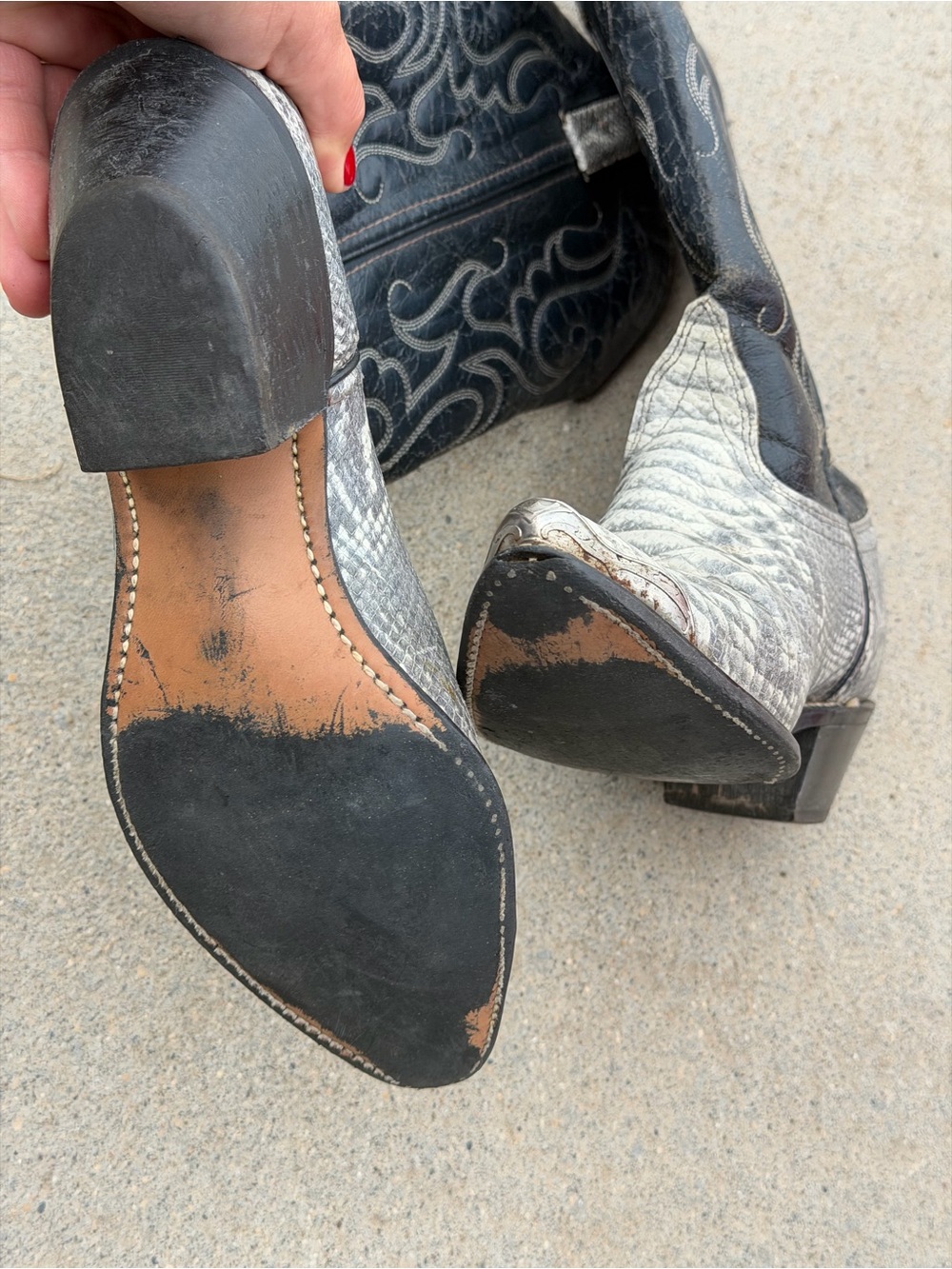 Capezio Black Shaft with Silver Snakeskin Western Cowboy Boots size 7.5m - Picture 5 of 5